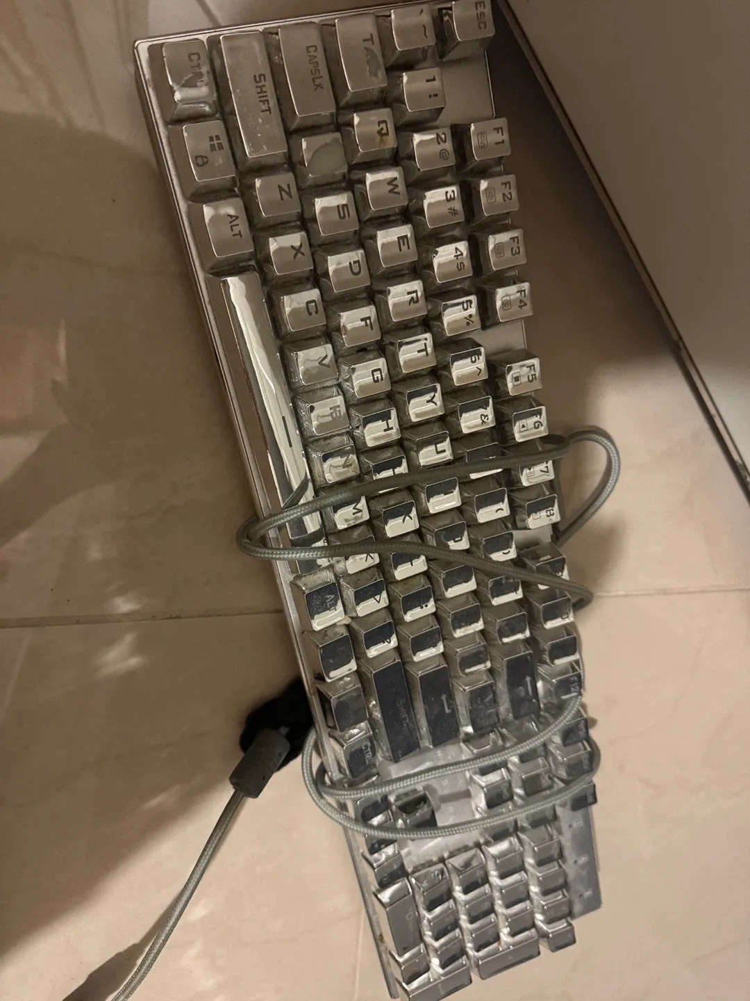 Used Silver & Black Keyboards image indicator(4)