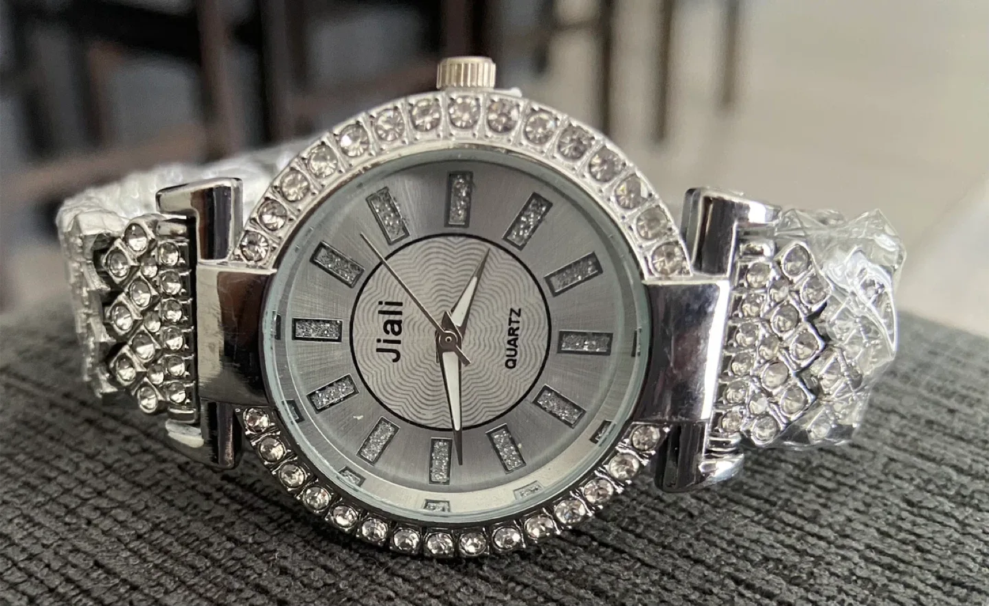 Jiali Quartz Silver Rhinestone Watch for women image indicator(6)