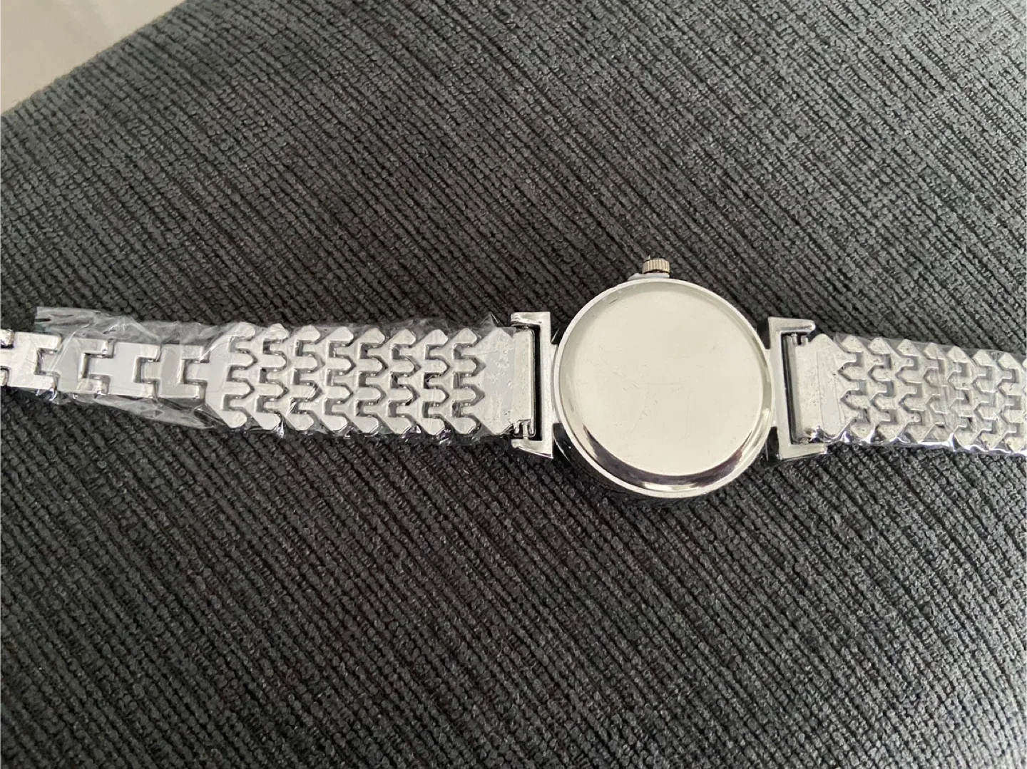 Jiali Quartz Silver Rhinestone Watch for women image indicator(7)