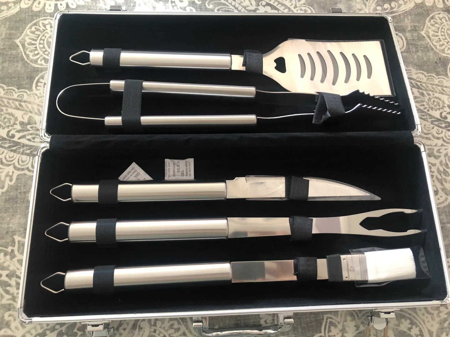Shoeless Joe's BBQ Grill Set - New in Box! image indicator(3)
