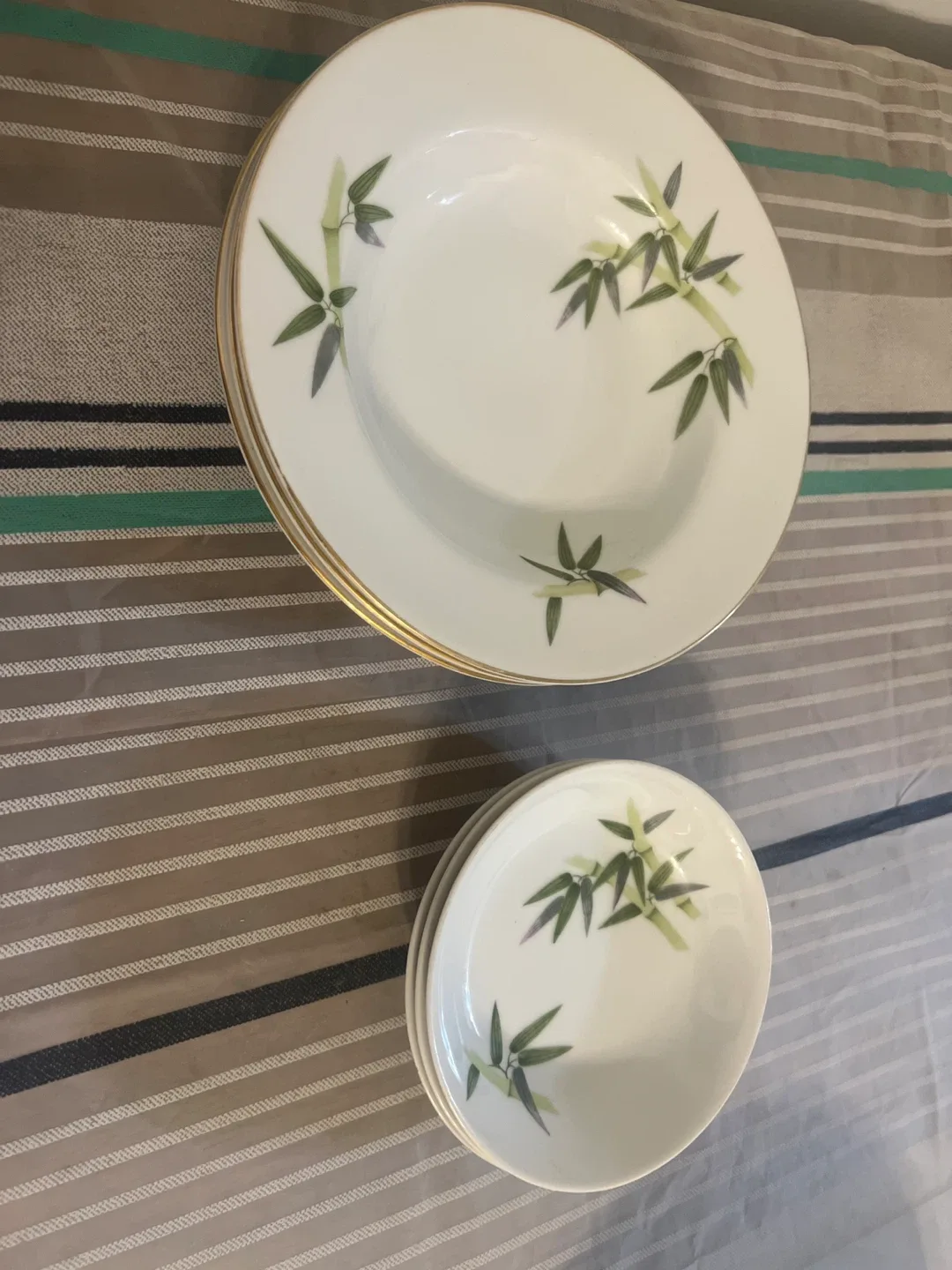 Assorted Plates and Bowls🥕 image indicator(3)