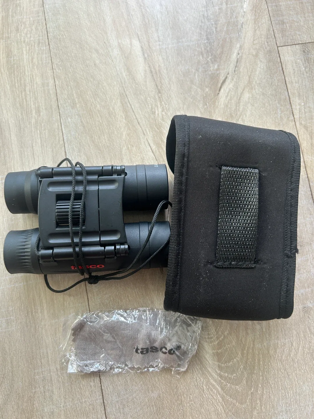 Almost new! Tasco Essentials 10x25 Binoculars - Compact image indicator(3)