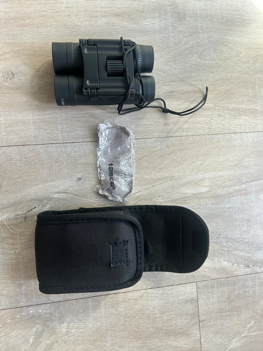 Almost new! Tasco Essentials 10x25 Binoculars - Compact image indicator(6)