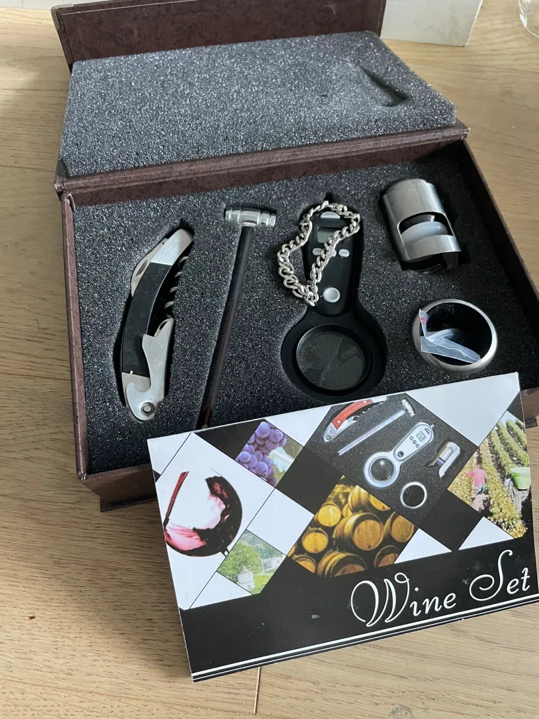 Wine Set with Accessories thumbnail