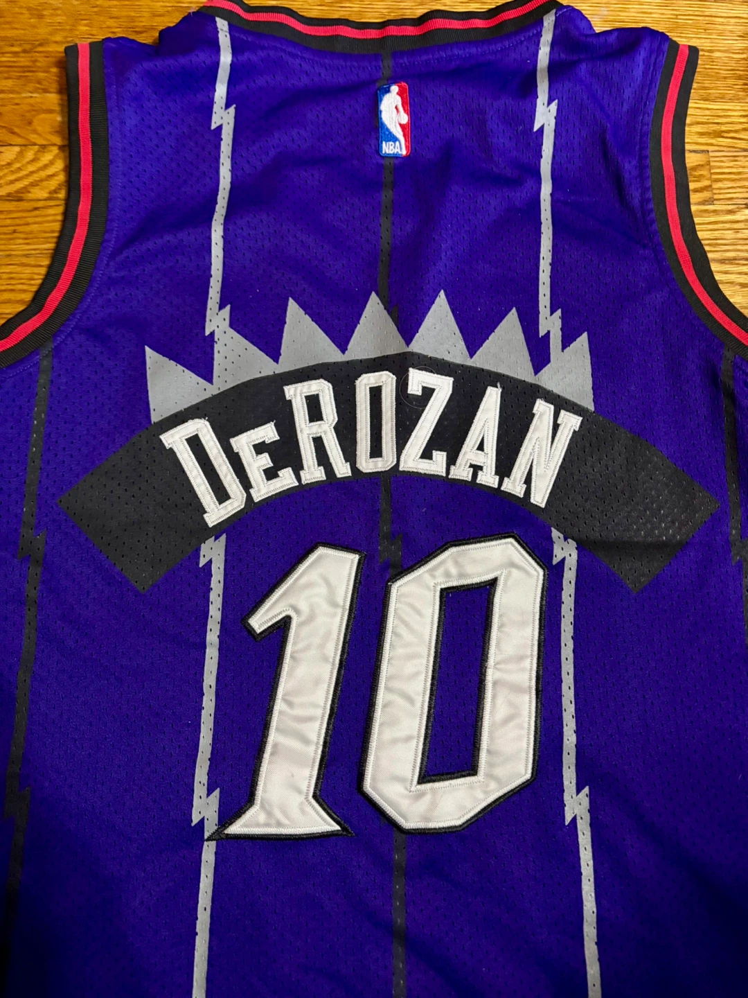 Adidas Raptors DeRozan Jersey - Size S - photo 4