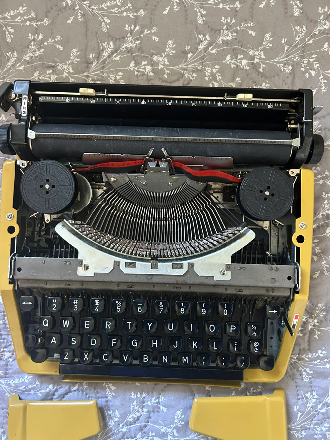 Brother Charger 11 Typewriter + 1 Ribbon Spool - photo 3