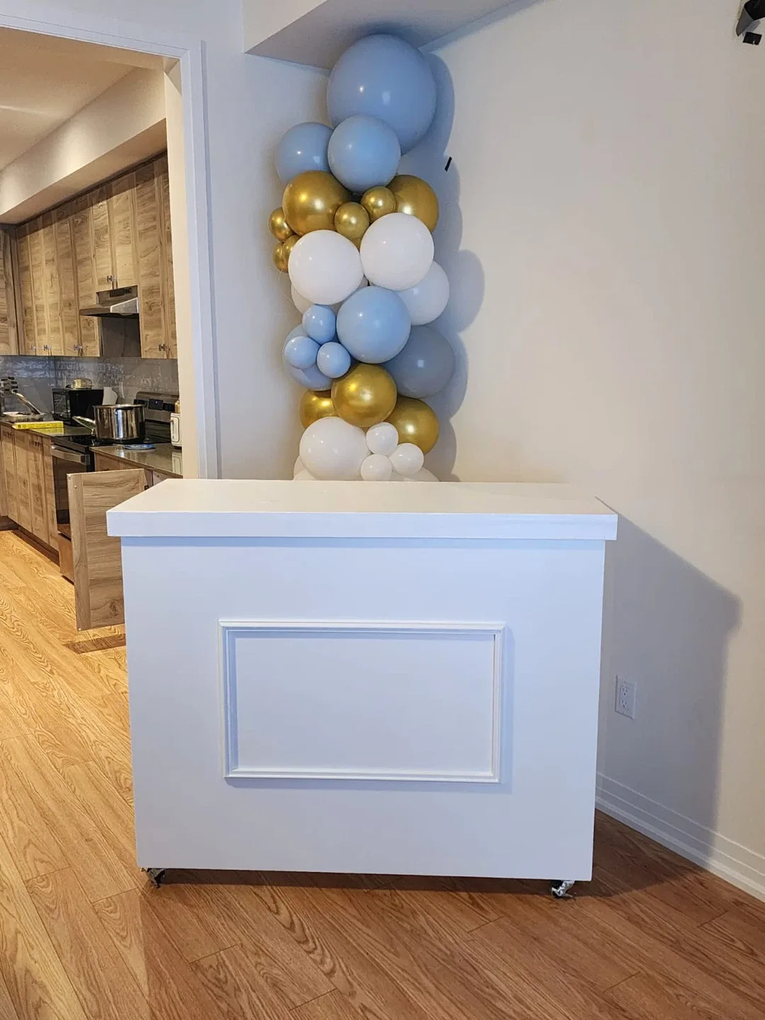 White Mobile Bar Cart with Sink image indicator(3)