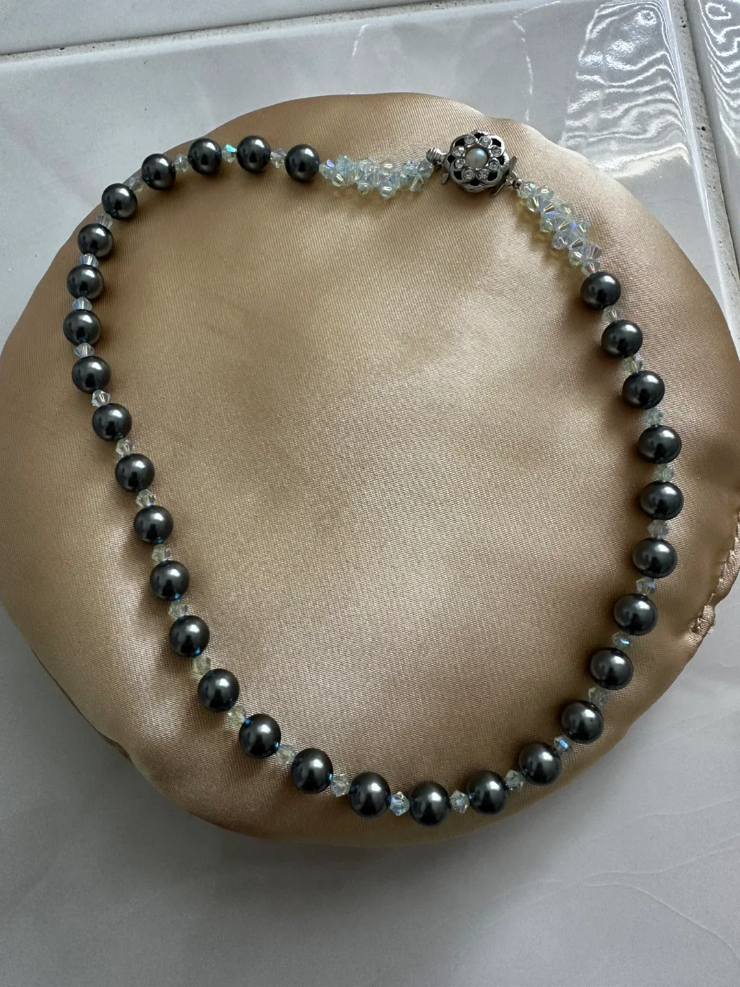 Pearl and Crystal Beaded Handmade Necklace image indicator(2)