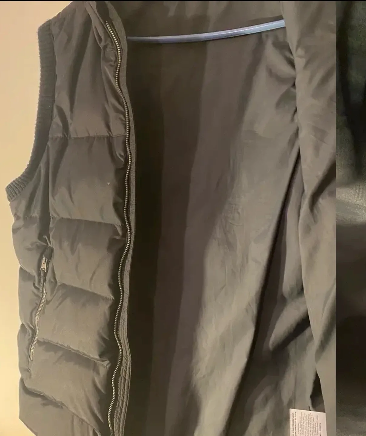 Black Puffer Vest - Nylon/Polyester image indicator(4)