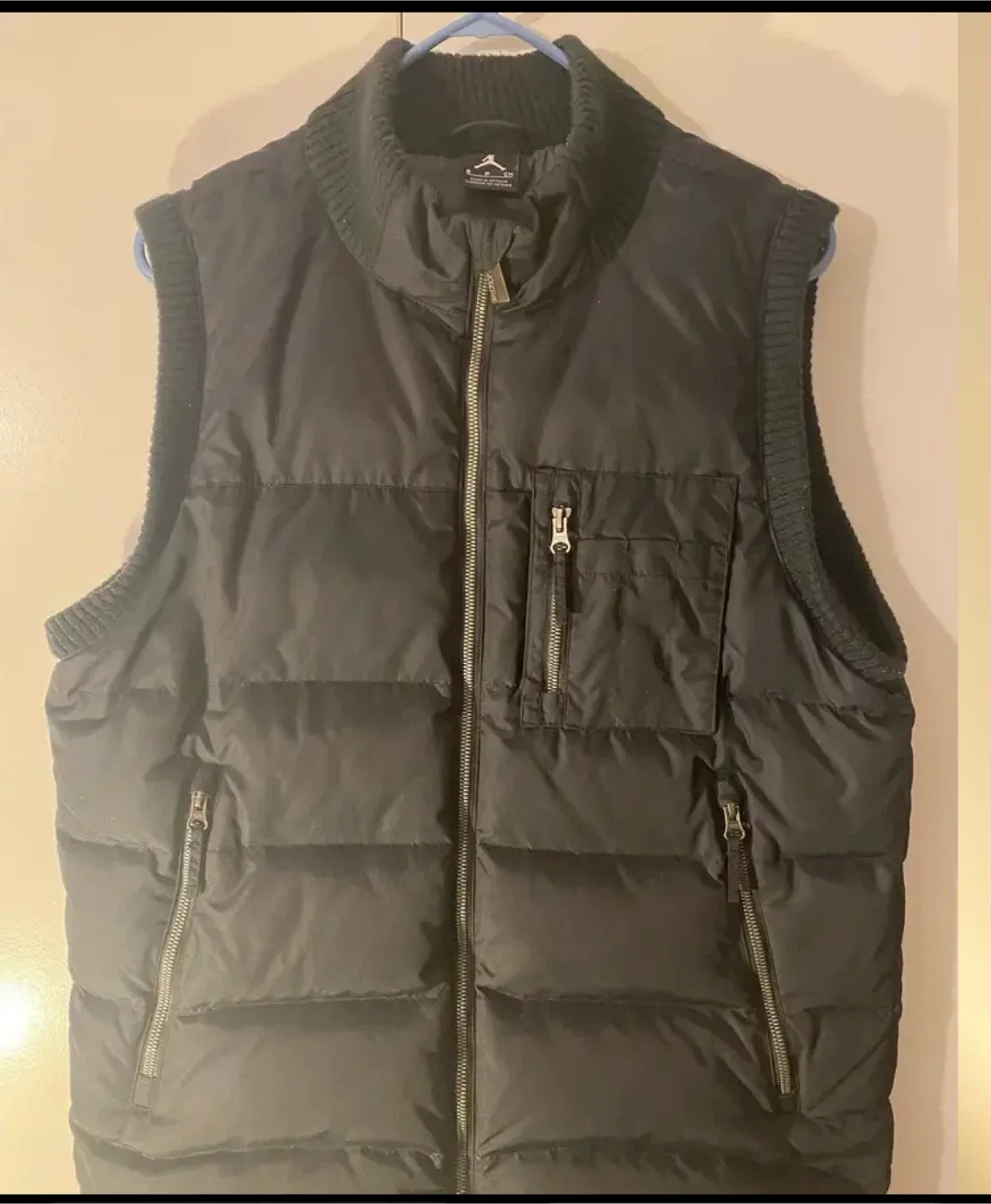 Black Puffer Vest - Nylon/Polyester image indicator(2)