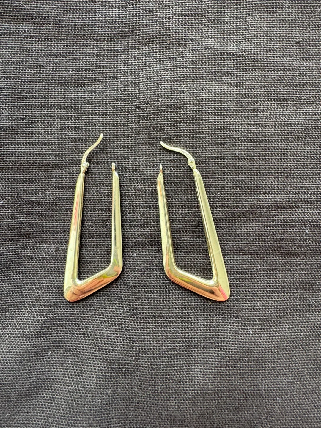 ARR 585 Gold Earrings thumbnail