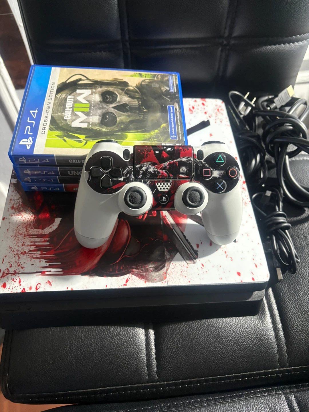 PS4 Console, Controller + 4 Games - photo 2