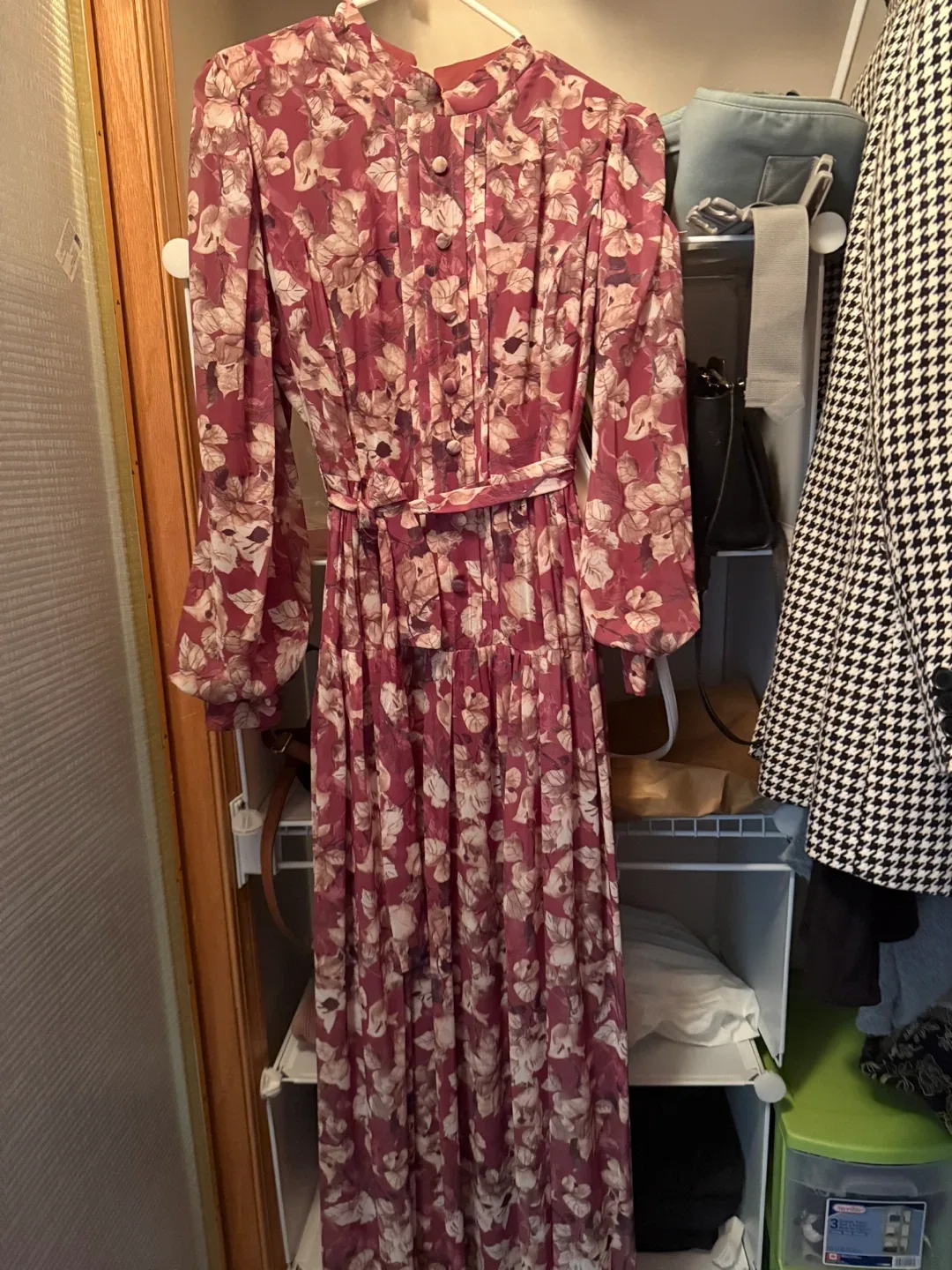 Selection of Formal Dresses image indicator(3)