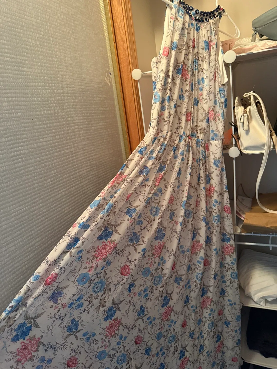 Selection of Formal Dresses image indicator(7)