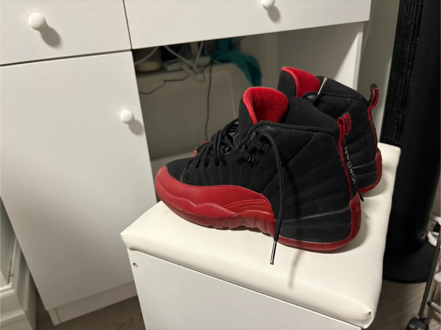 Air Jordan 12 Retro Black/Red, Size 5.5