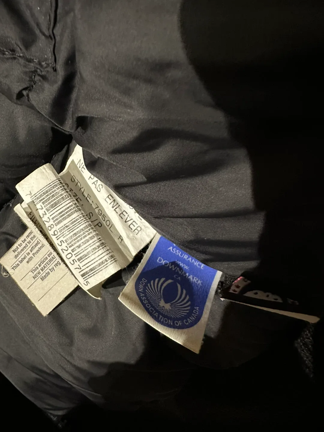 Canada goose jacket image indicator(4)