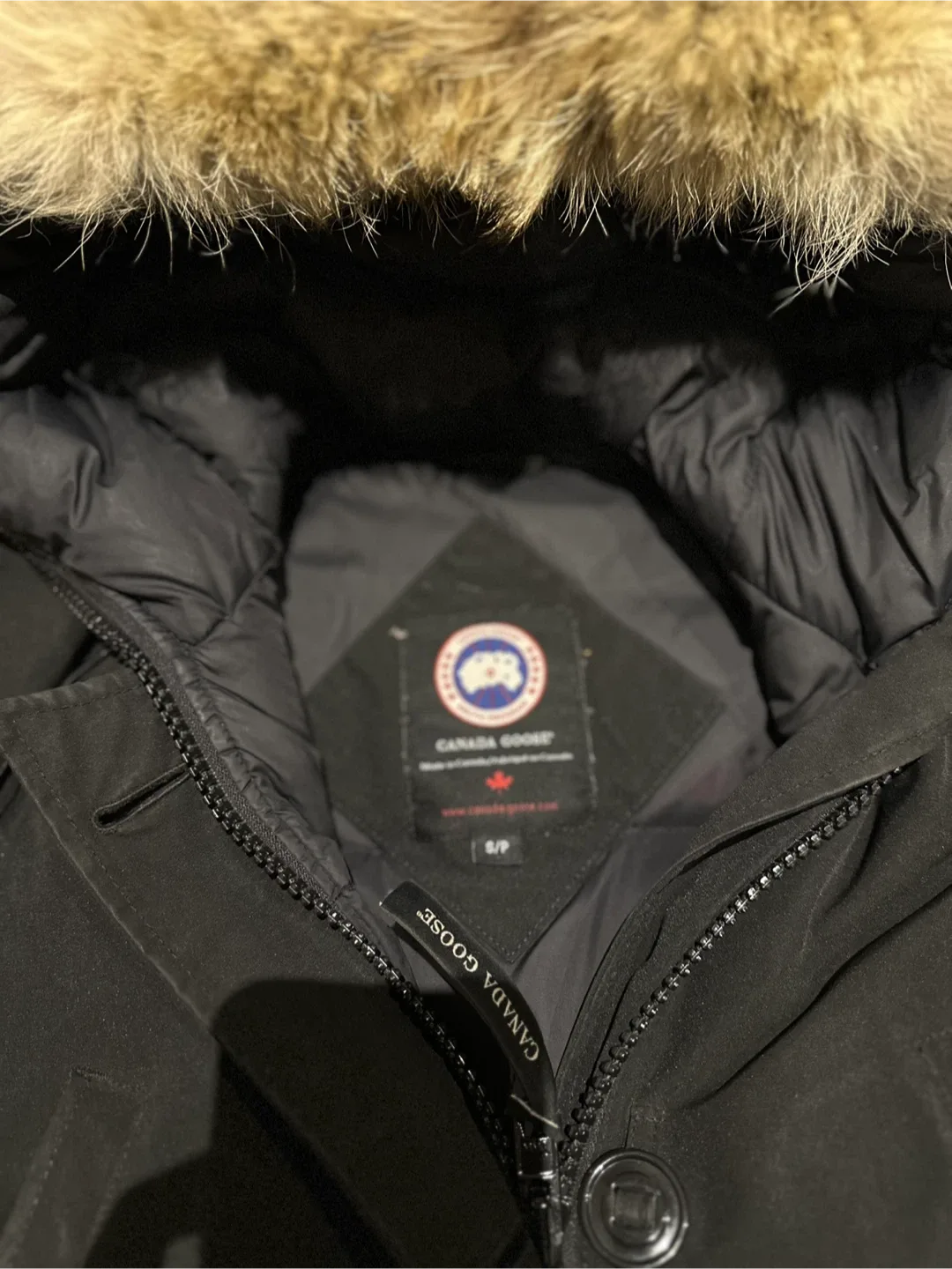Canada goose jacket image indicator(3)