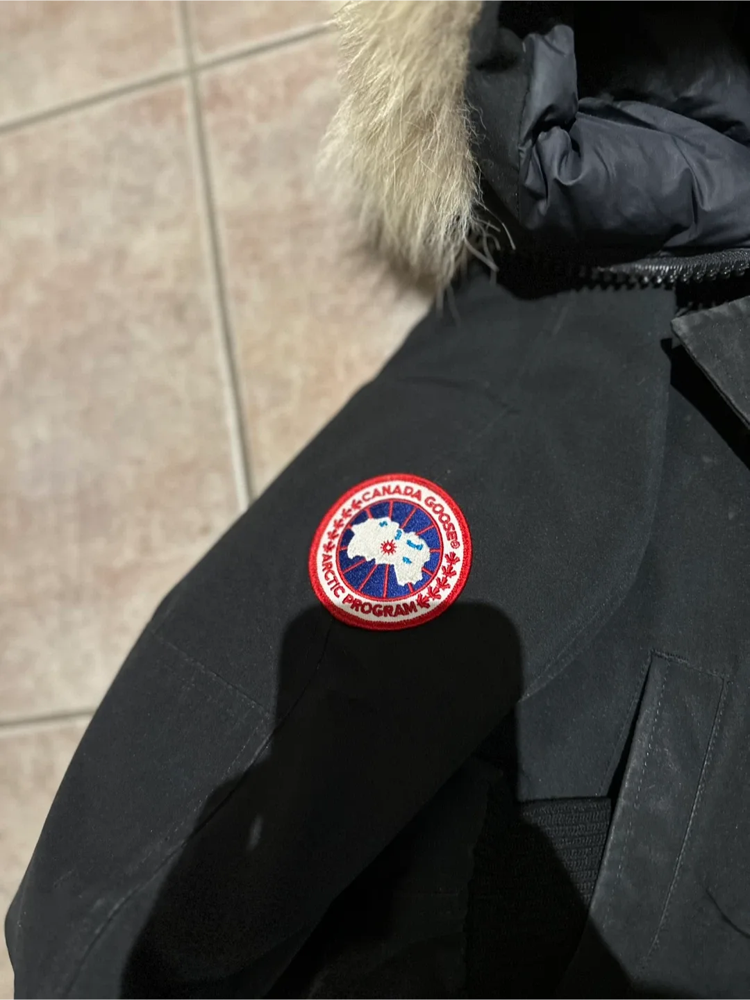 Canada goose jacket image indicator(5)