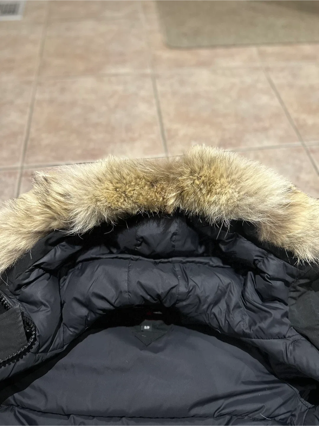 Canada goose jacket image indicator(7)