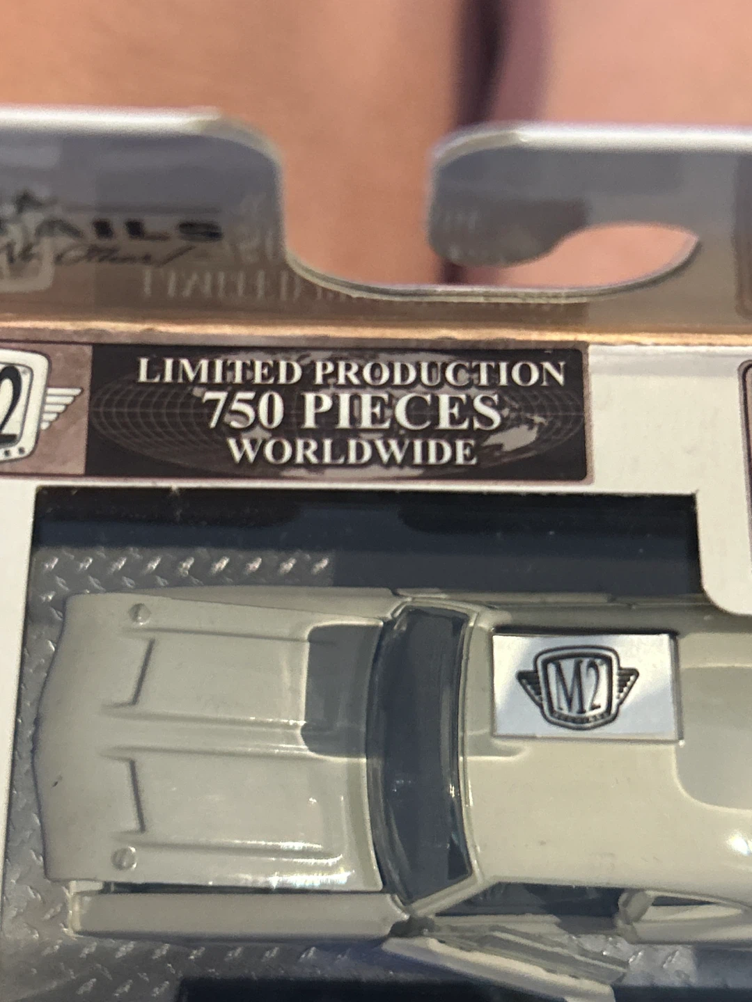 M2 Machines Detroit Muscle 1:64 Scale Car - photo 3