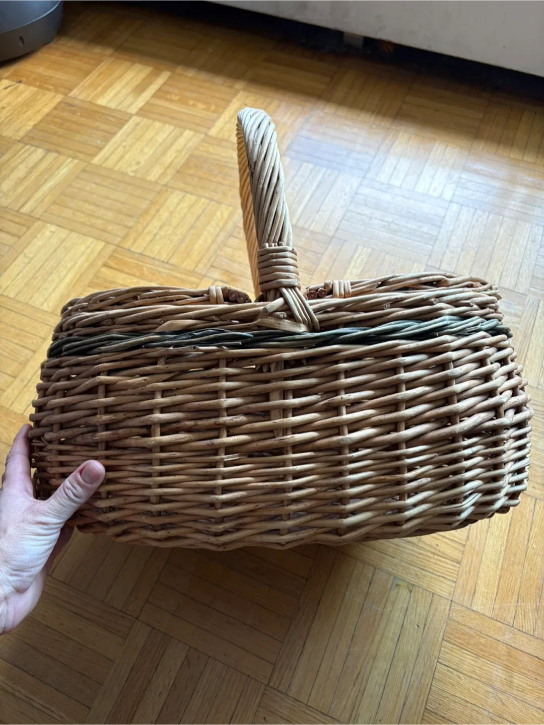 Wicker Basket with Handle image indicator(2)