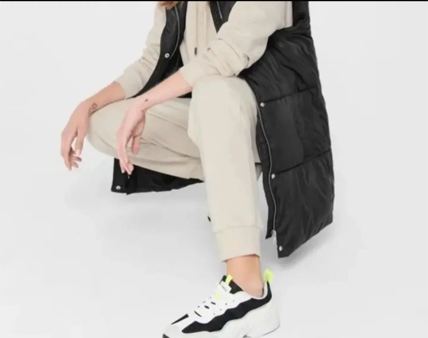 ONLY Black Puffer Vest image indicator(4)