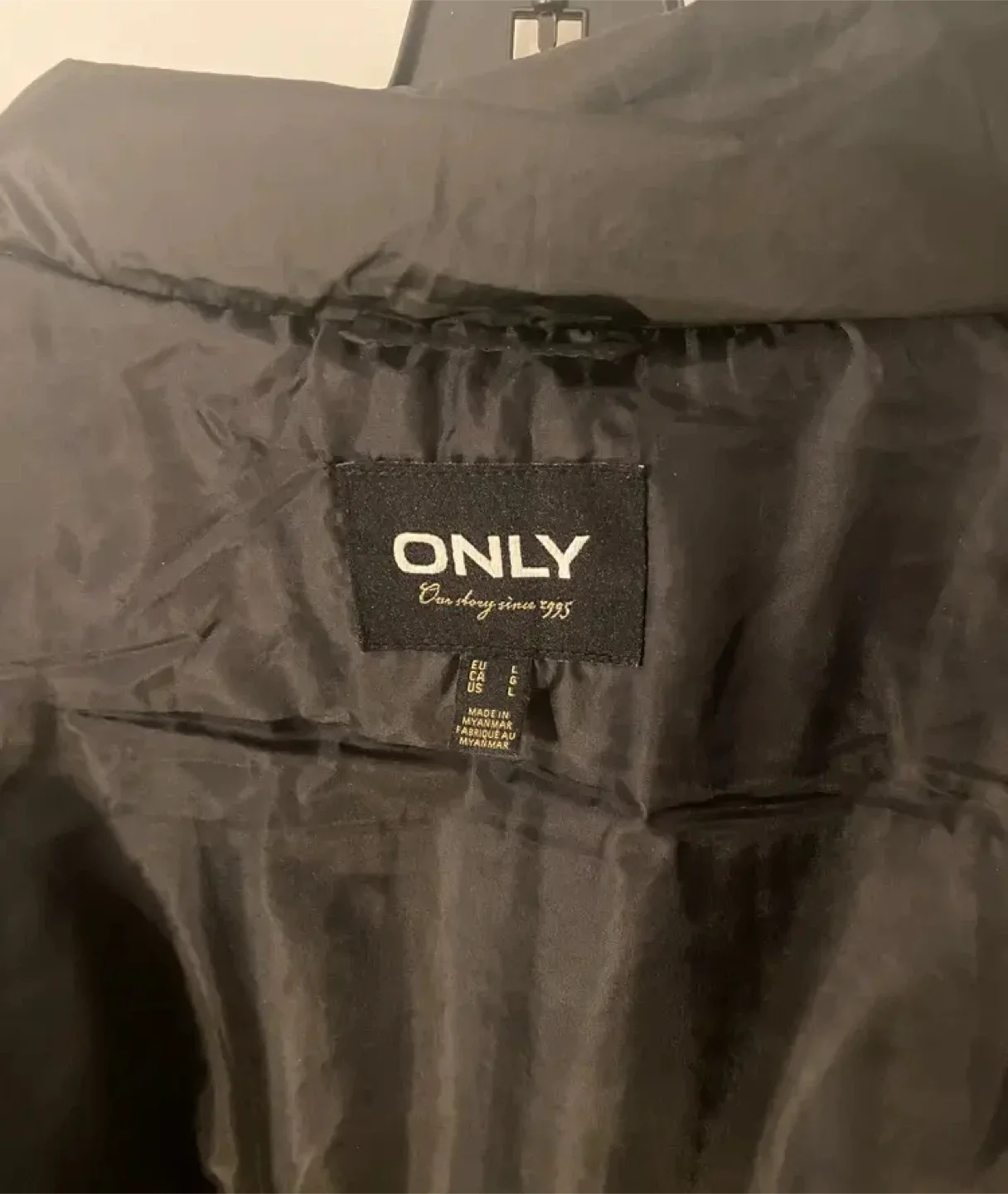 ONLY Black Puffer Vest image indicator(6)