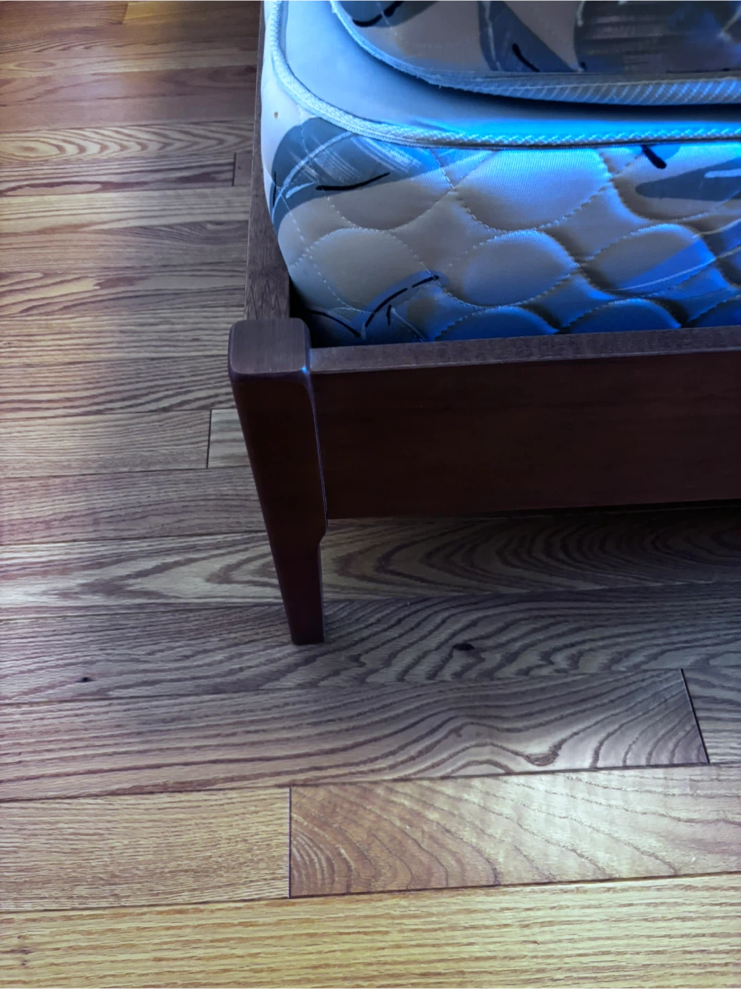 Solid Maple Queen Slat Bed with End Tables and Dresser, Like New - photo 2