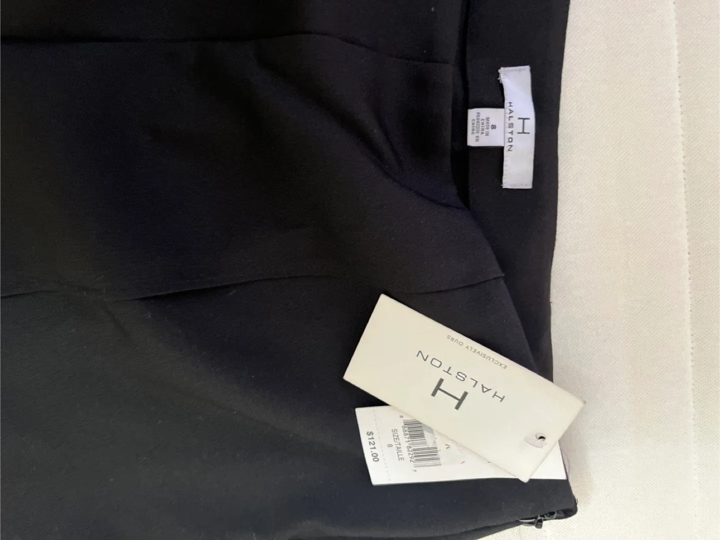 NEW Halston Black Pants Size 8 image indicator(3)