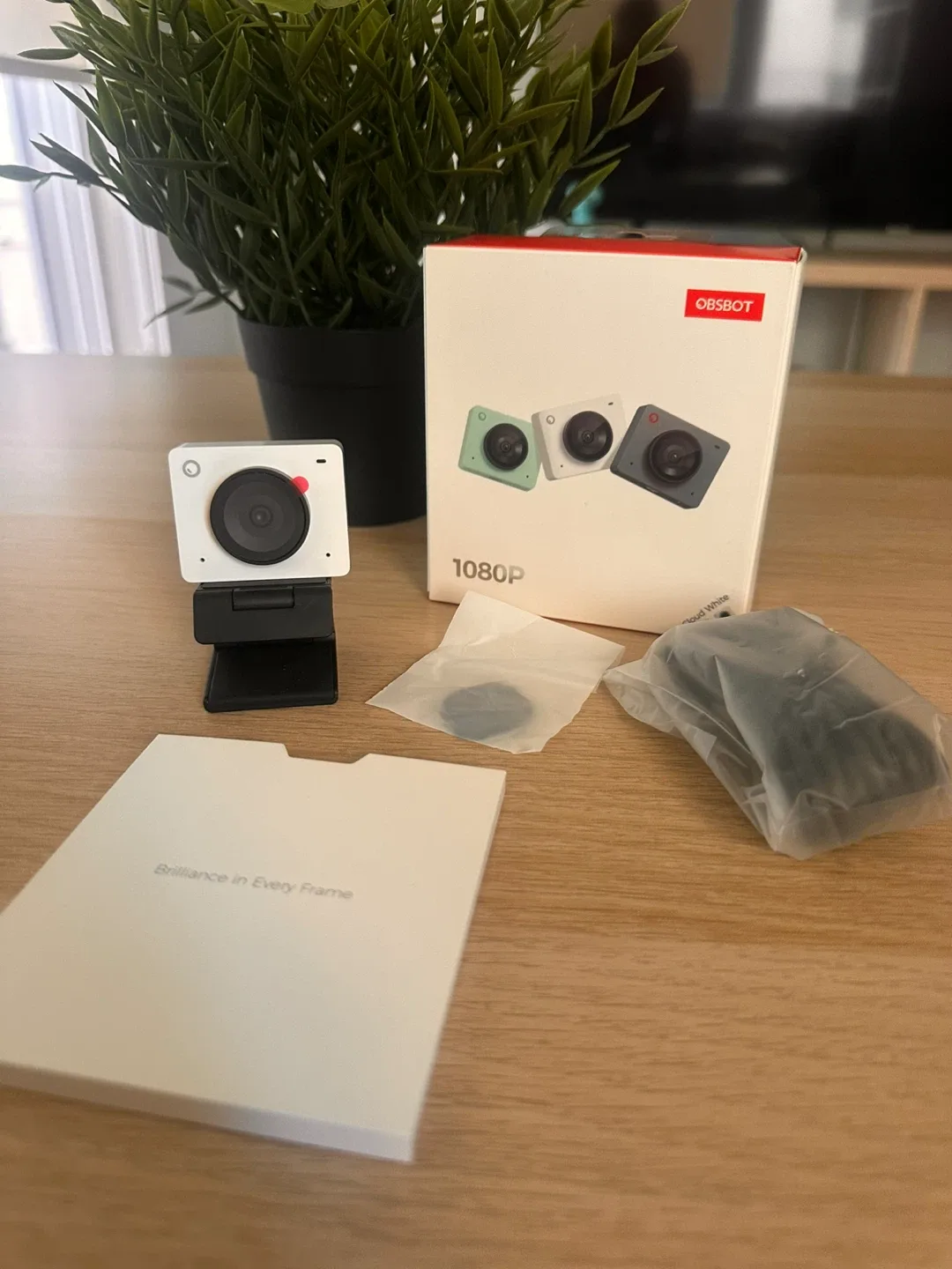 New OBSBOT Tiny 1080P Webcam - White image indicator(4)