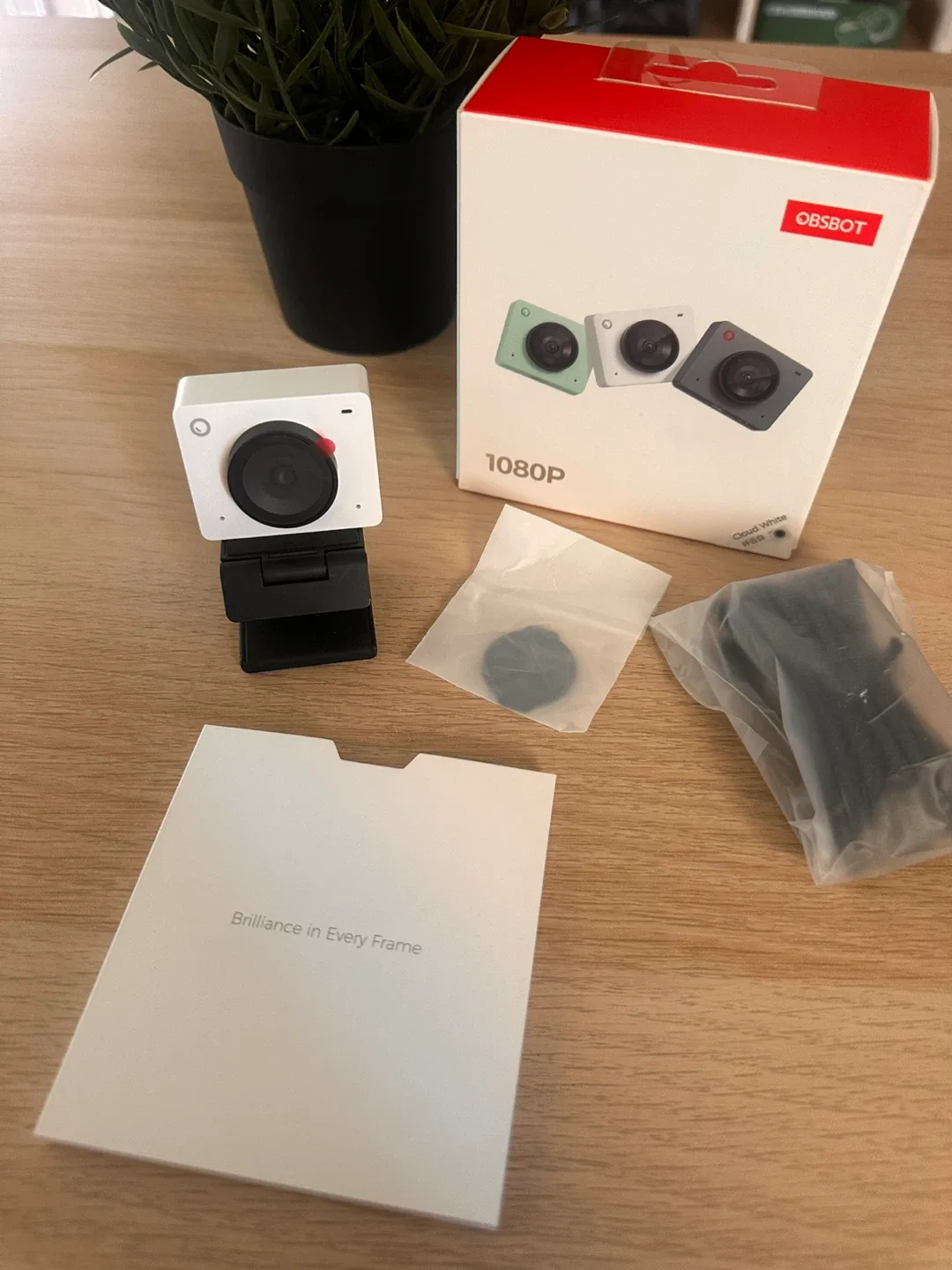 New OBSBOT Tiny 1080P Webcam - White image indicator(2)