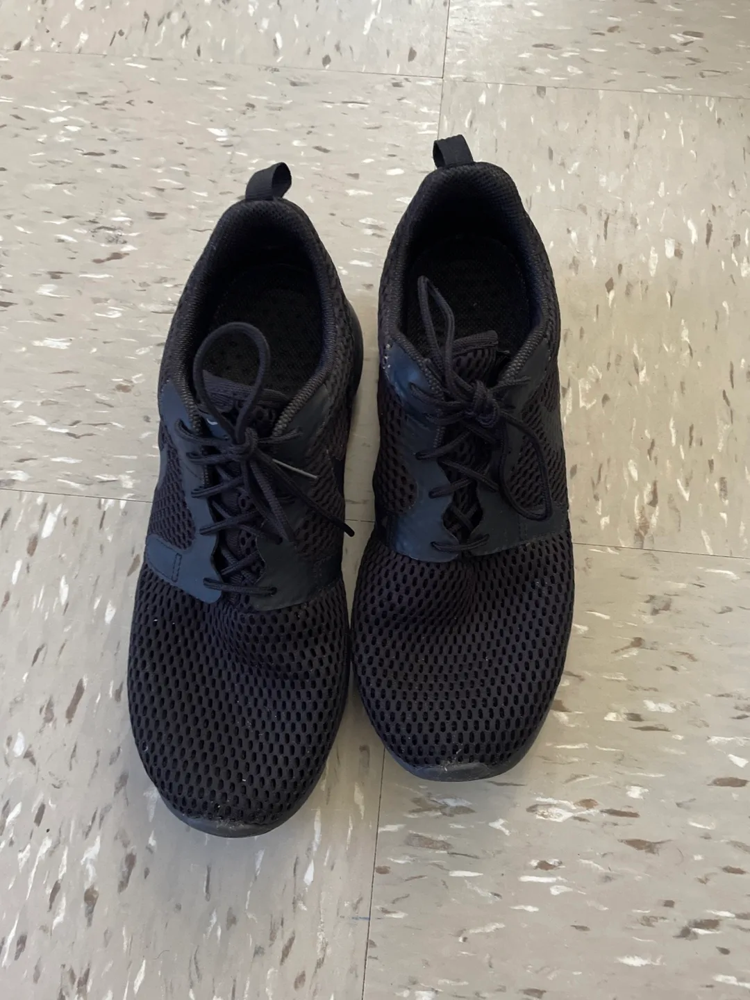 Nike Roshe sneakers thumbnail