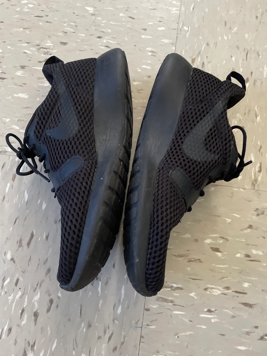 Nike Roshe sneakers image indicator(3)