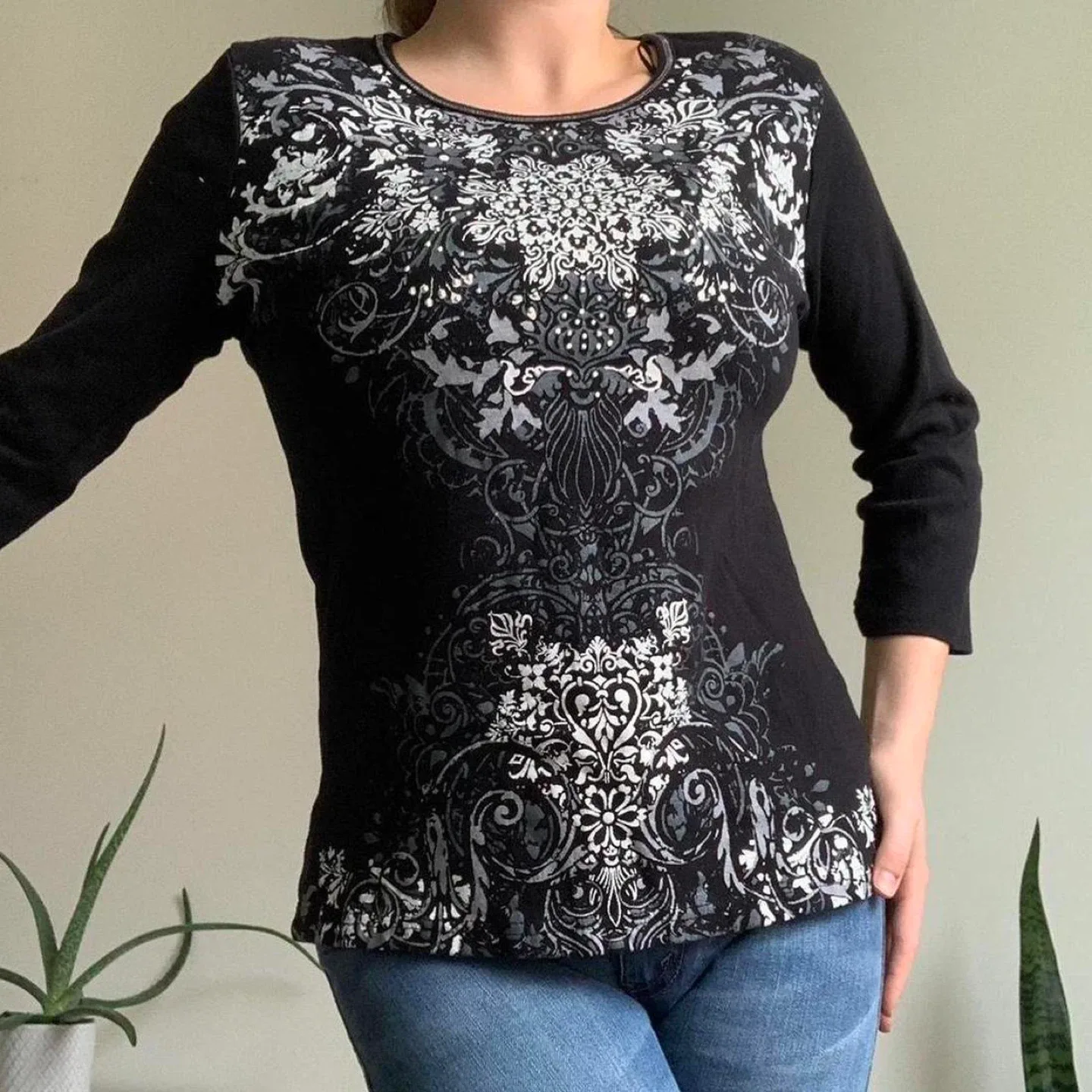 Y2k black and white rhinestone graphic 3/4 sleeve tee image indicator(2)