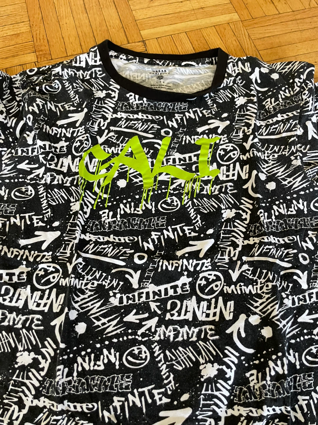 XL T-Shirts: Graffiti & "I've Paid My Dues" 🥕 - photo 2