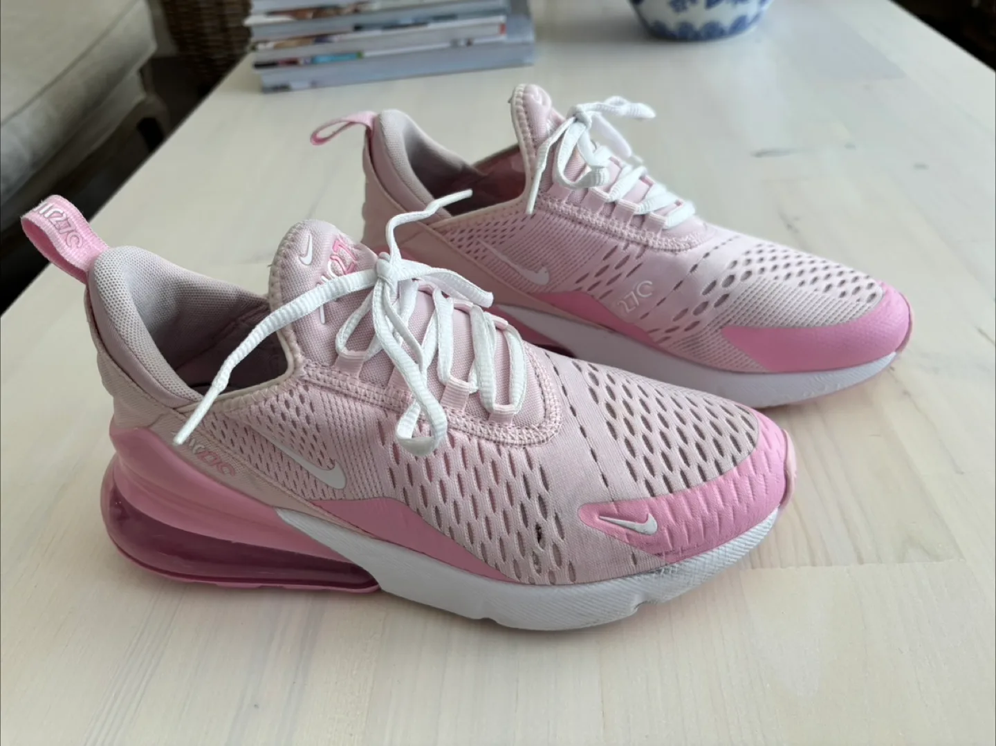 Nike youth air max 270 image indicator(3)