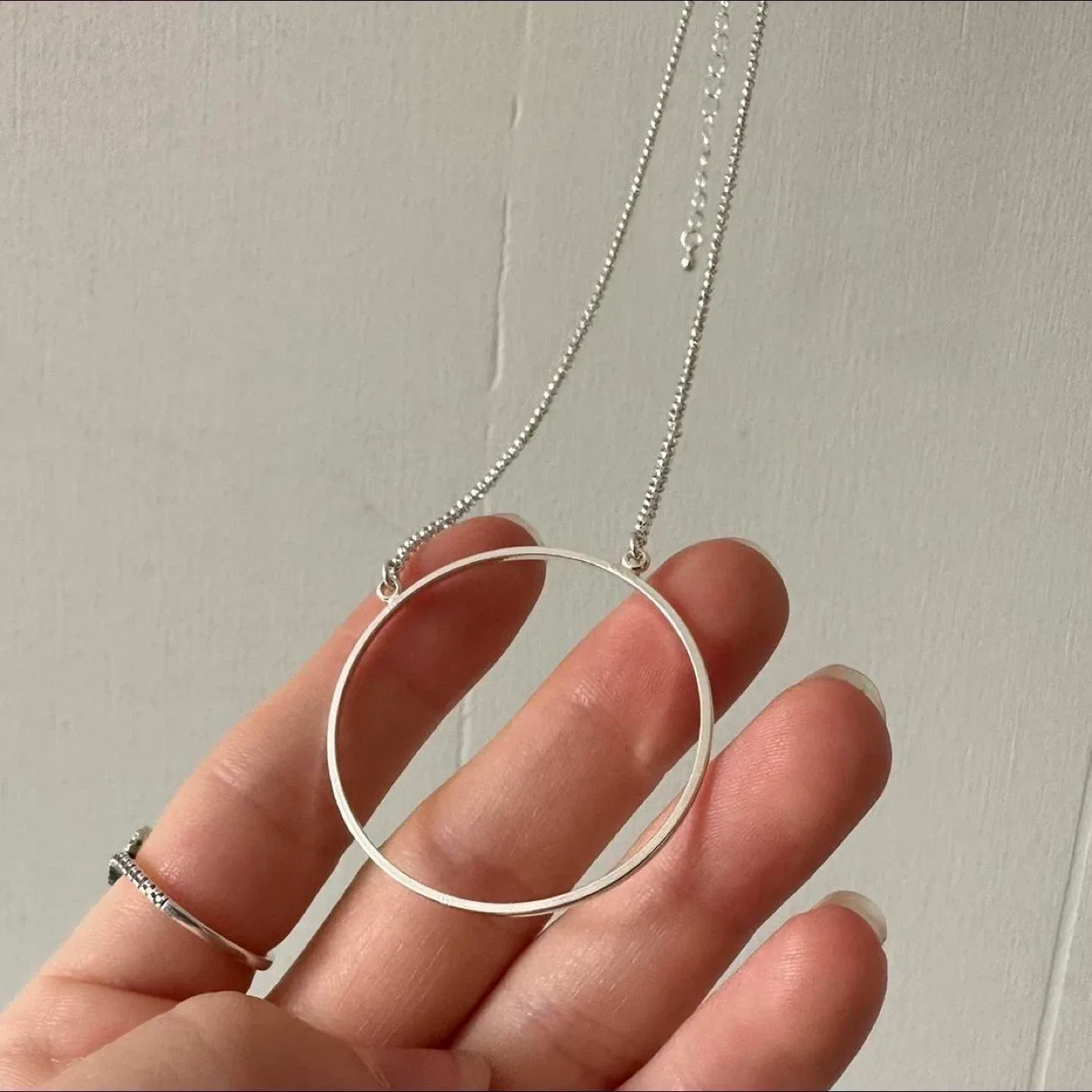 Silver Circle Pendant Necklace image indicator(5)