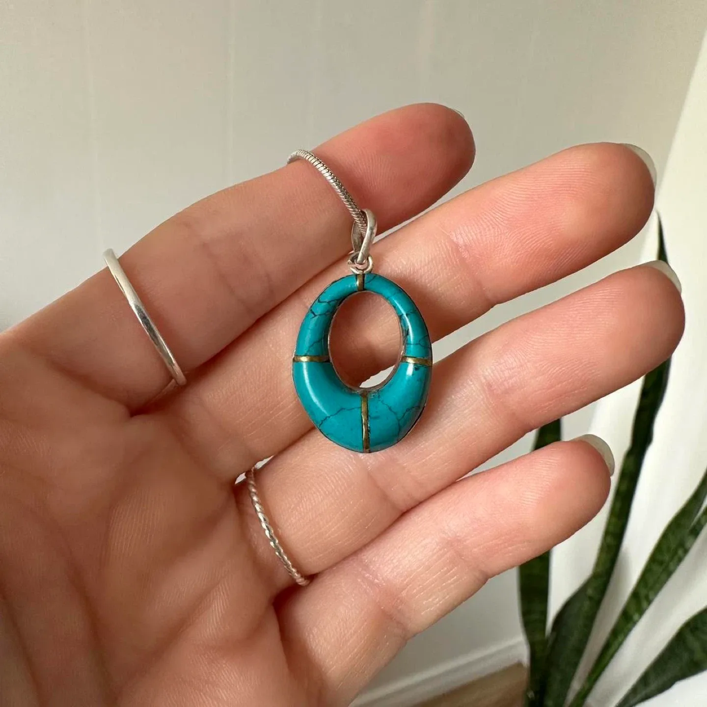 Vintage oval Nepal turquoise pendant sterling silver necklace image indicator(6)