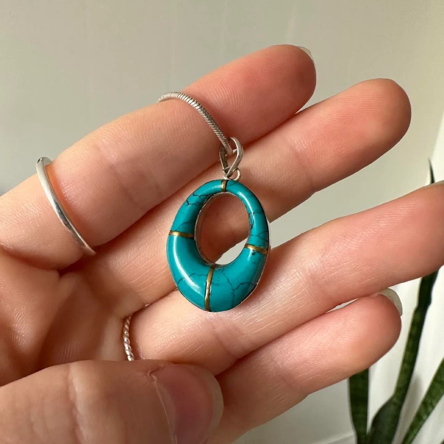 Vintage oval Nepal turquoise pendant sterling silver necklace image indicator(7)