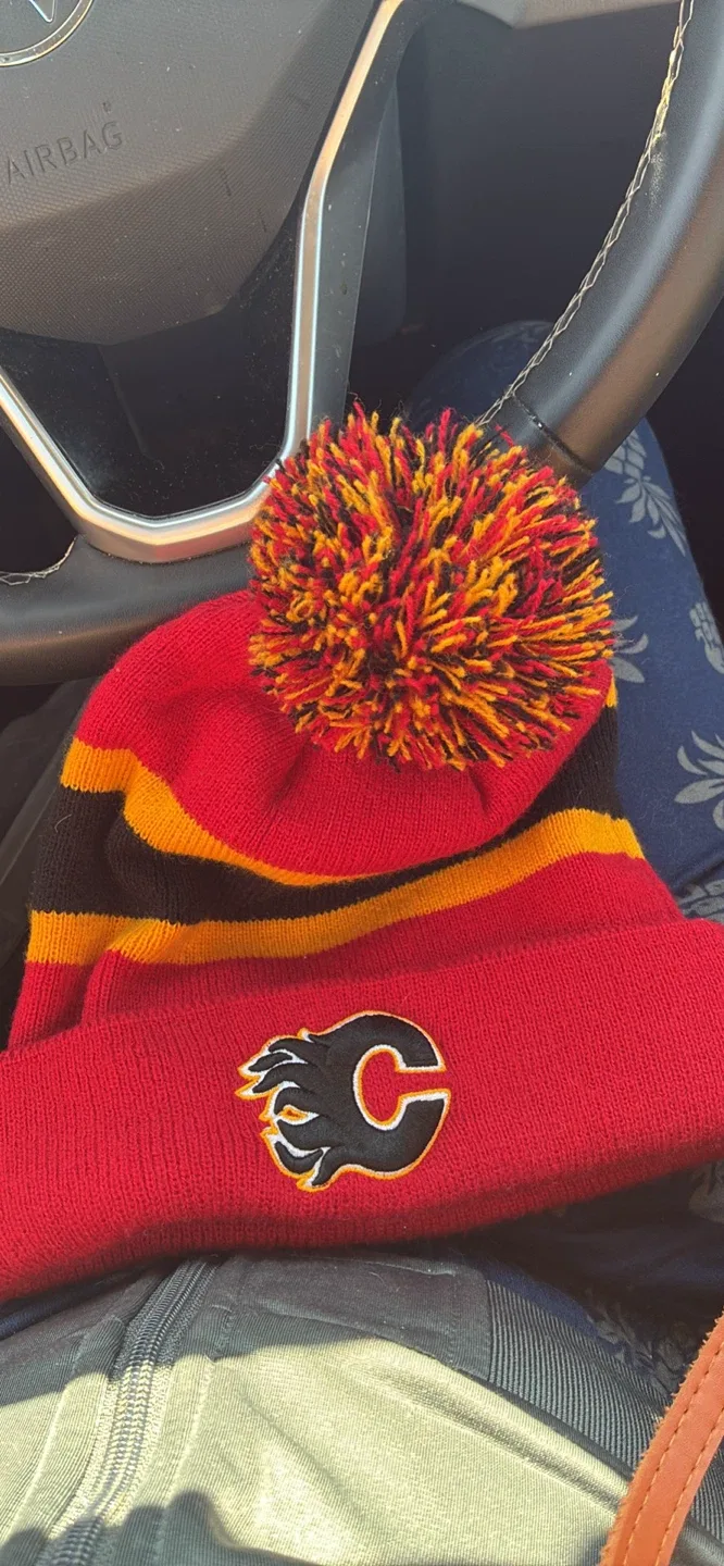 Calgary Flames Pom Pom Toque image indicator(2)