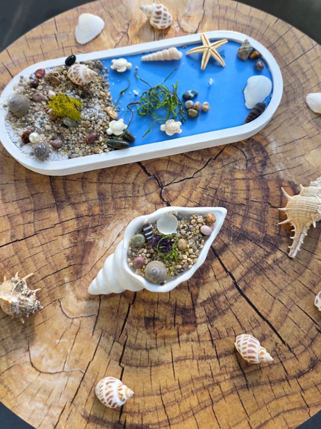 Handmade tray and seashell made of jesmonite and candle - photo 2