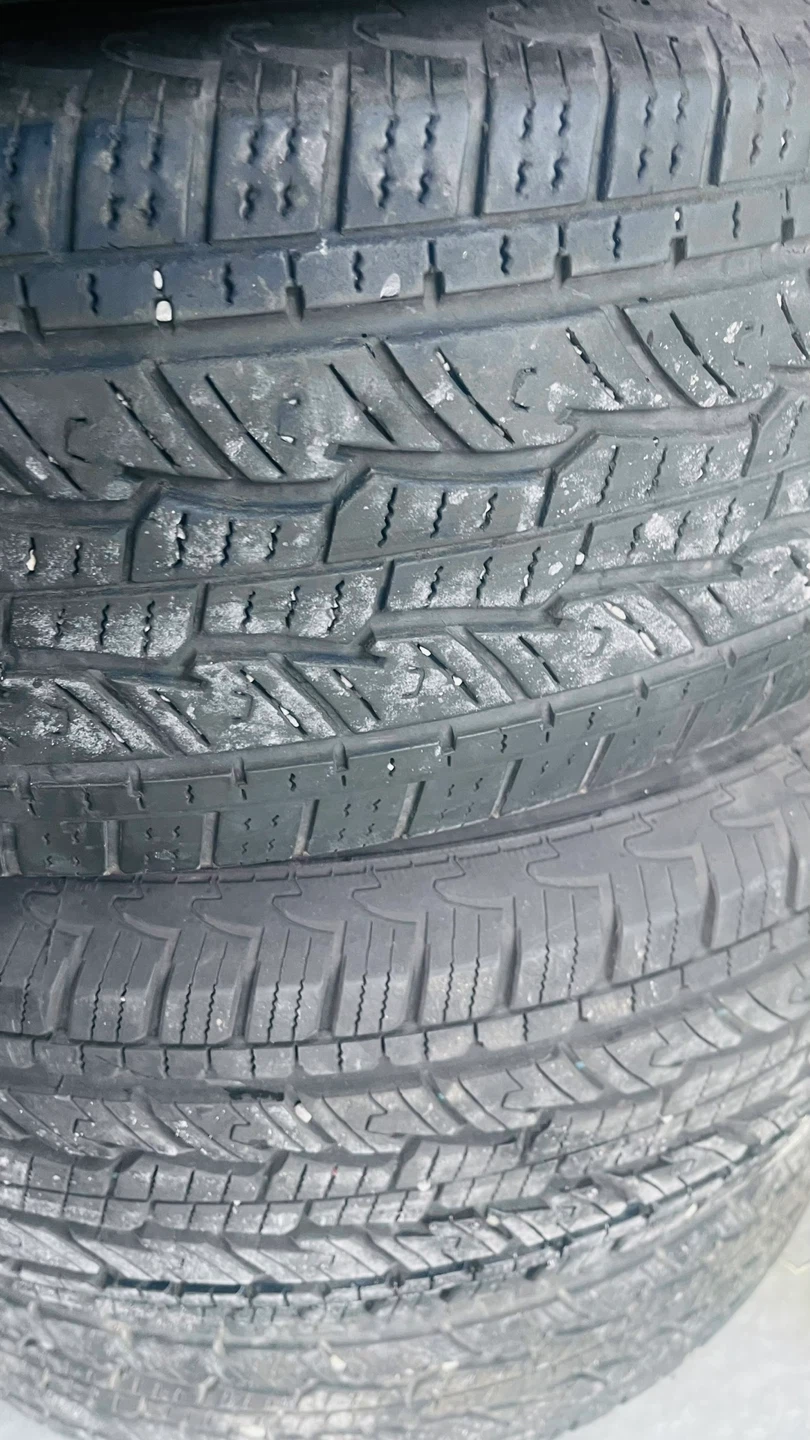 Set of 4 235/70R17 Tires on Chevy Rims - photo 4