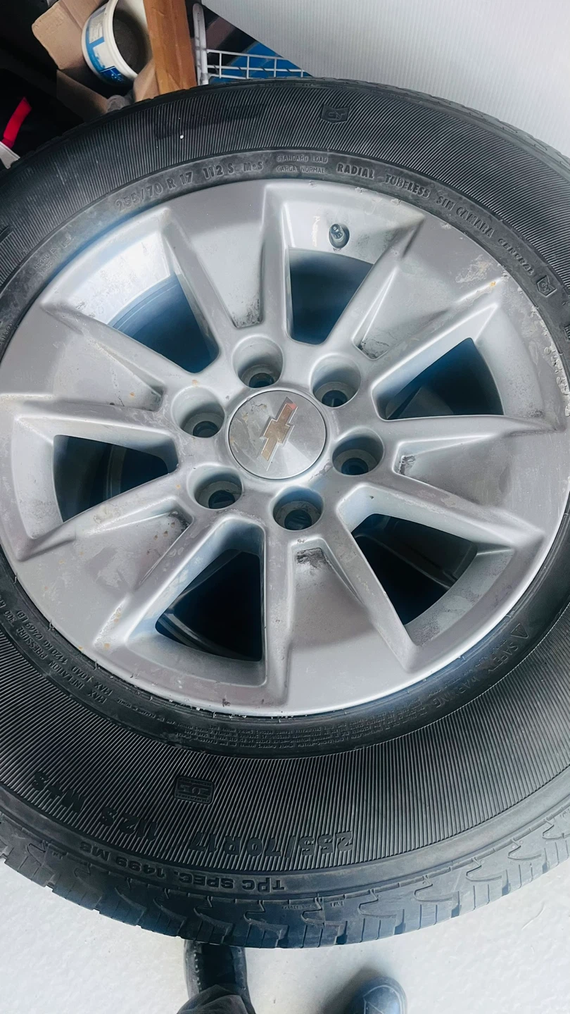 Set of 4 235/70R17 Tires on Chevy Rims - photo 3