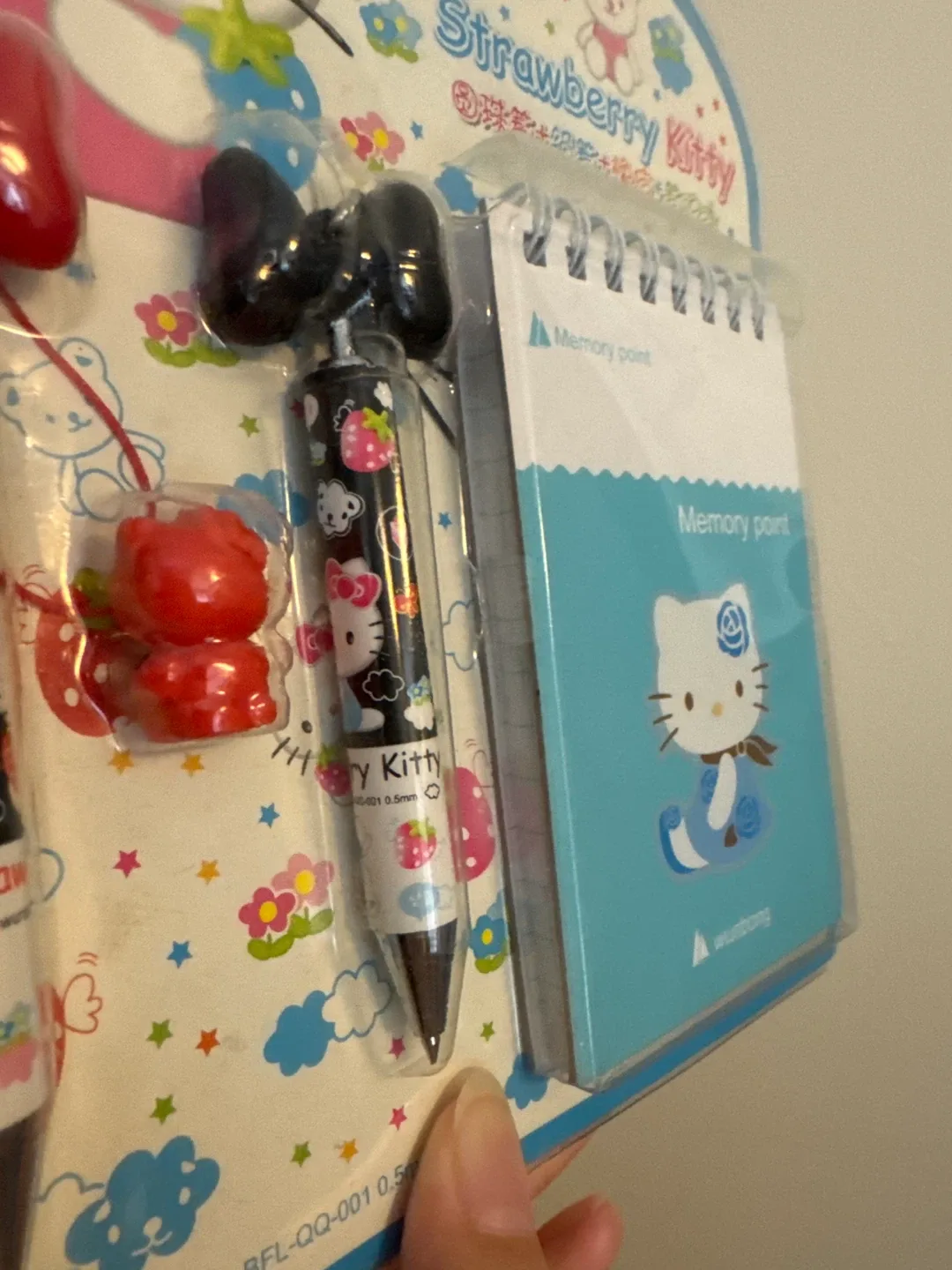 Brand New Hello Kitty Stationary Set image indicator(2)