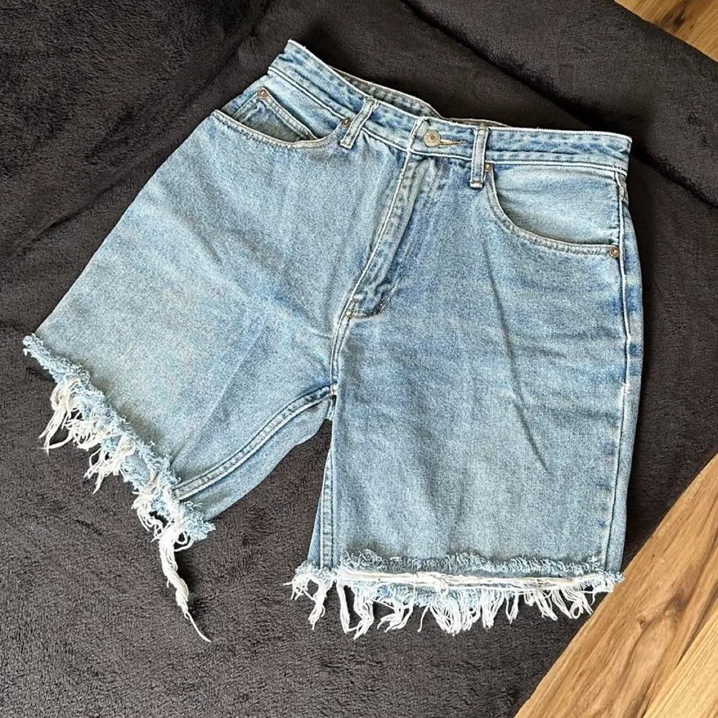 Vintage 90s long distressed denim shorts image indicator(2)