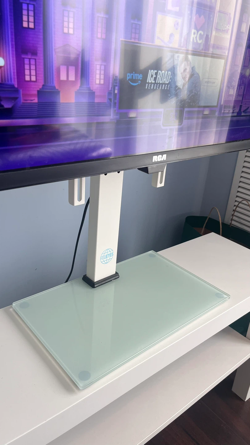 [price dropped] 33’ Roku TV + Stand - photo 3