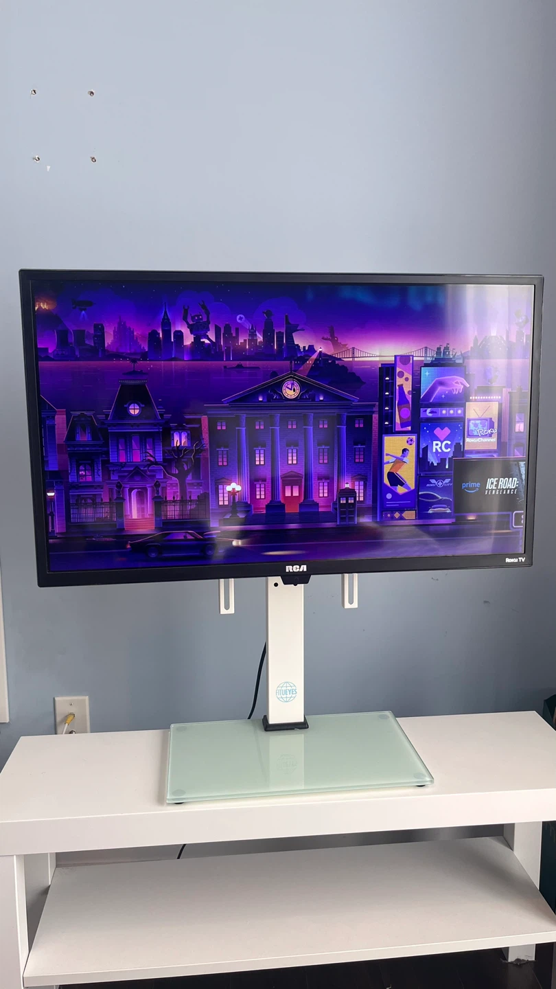[price dropped] 33’ Roku TV + Stand