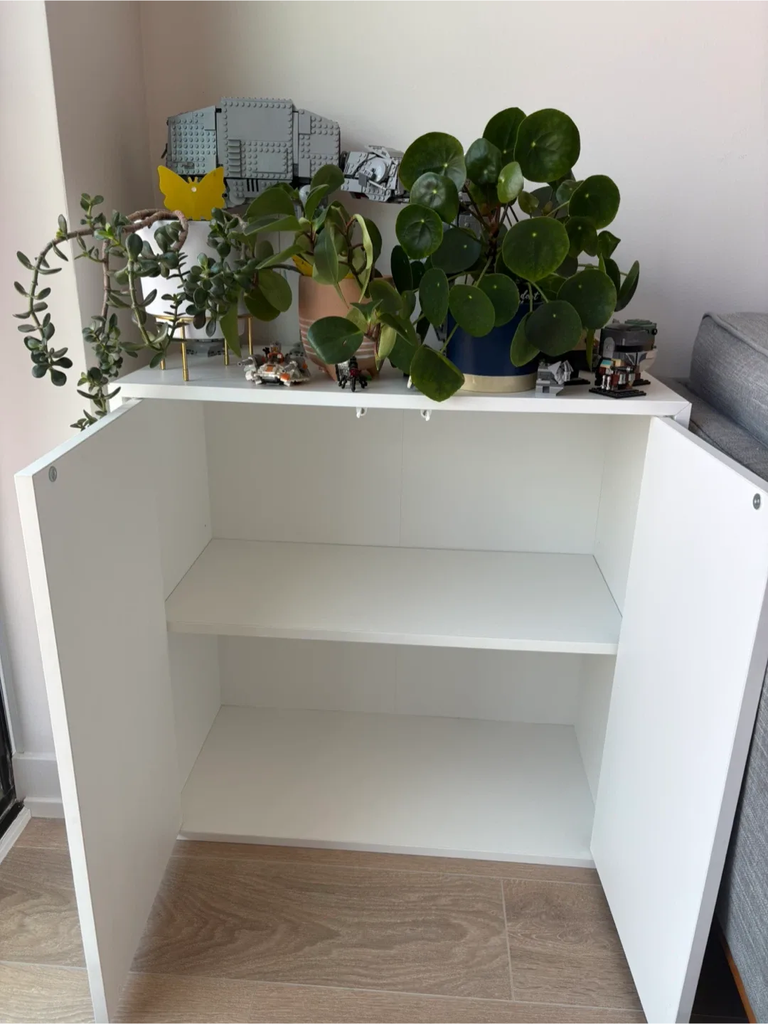 IKEA EKET White Cabinet with Doors image indicator(2)