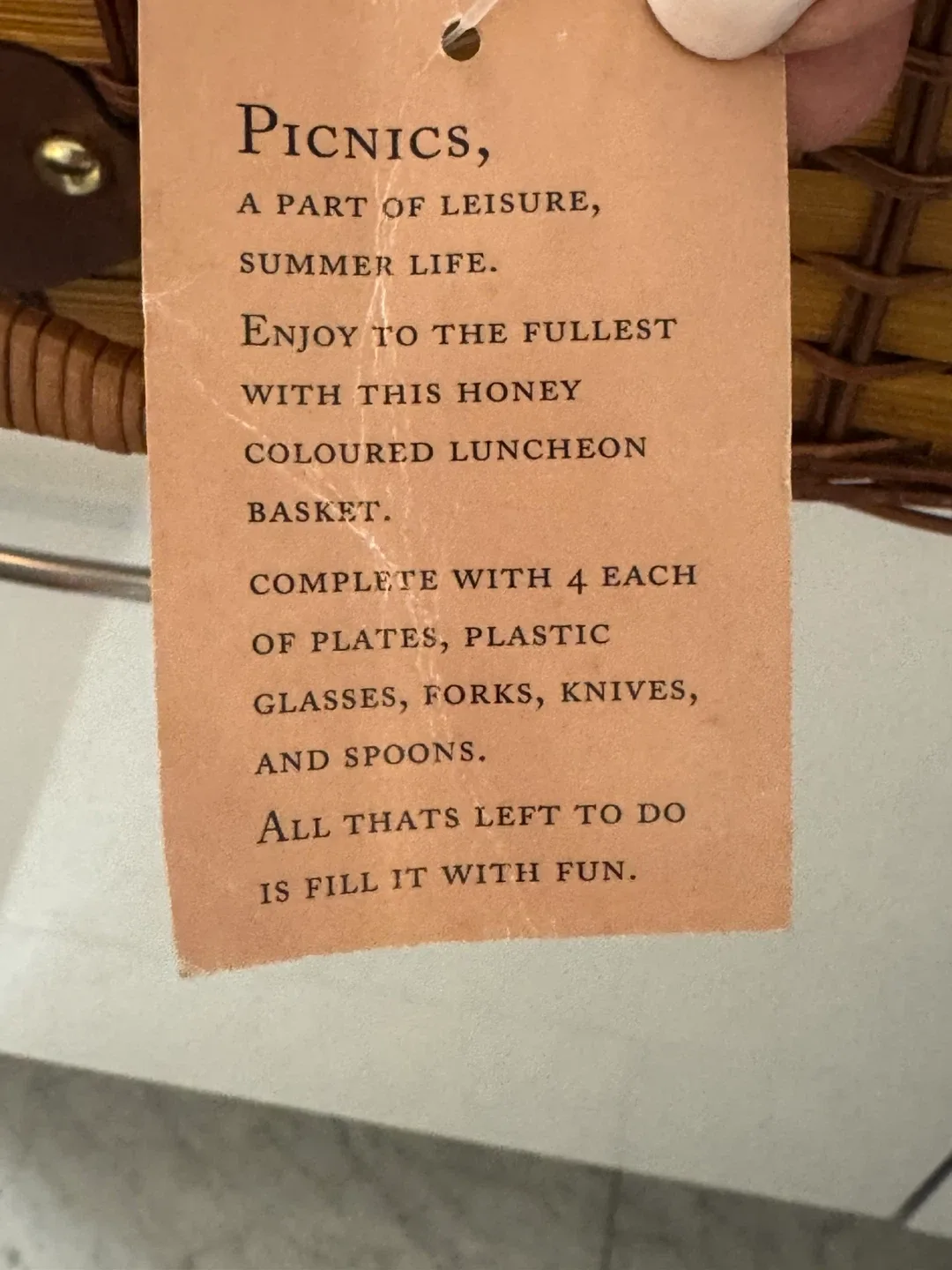 Classic Wicker Picnic Basket image indicator(4)