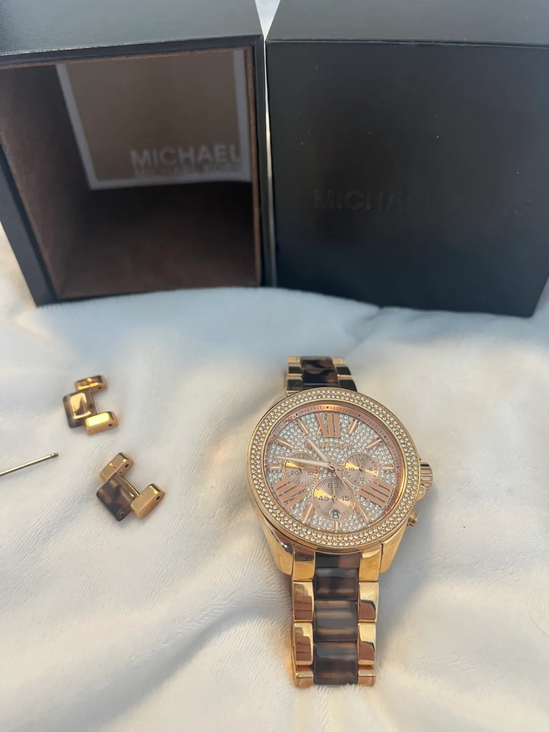 Michael Kors Women's Watch - Gold & Tortoise image indicator(2)